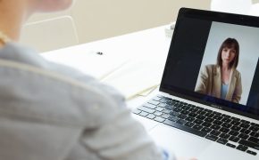 El seguro cubre terapia online